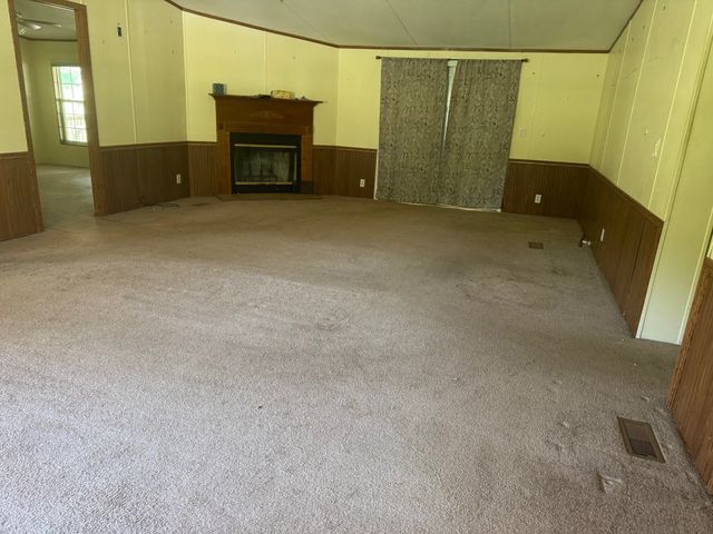 187 Dyke St, E, Big Sandy, TN 38221