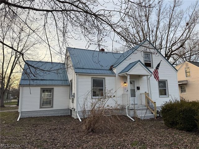 880 Meadowbrook Avenue SE, Warren, OH 44484