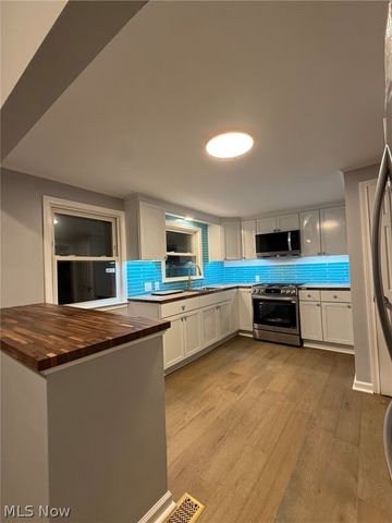 880 Meadowbrook Avenue SE, Warren, OH 44484