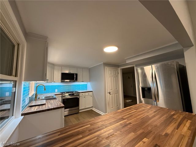 880 Meadowbrook Avenue SE, Warren, OH 44484