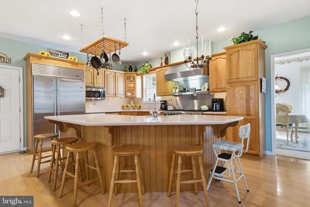 52 HARRISBURG SCHOOL RD, Quakertown, PA 18951