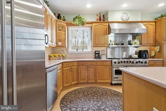 52 HARRISBURG SCHOOL RD, Quakertown, PA 18951