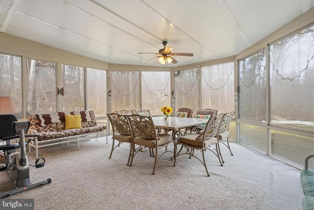 52 HARRISBURG SCHOOL RD, Quakertown, PA 18951