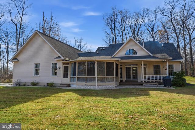 52 HARRISBURG SCHOOL RD, Quakertown, PA 18951