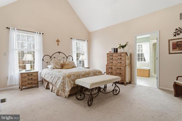 52 HARRISBURG SCHOOL RD, Quakertown, PA 18951