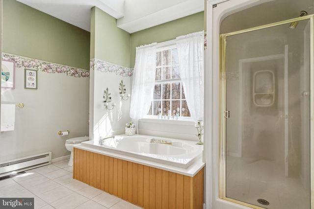 52 HARRISBURG SCHOOL RD, Quakertown, PA 18951