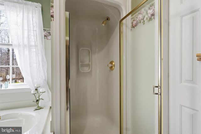 52 HARRISBURG SCHOOL RD, Quakertown, PA 18951