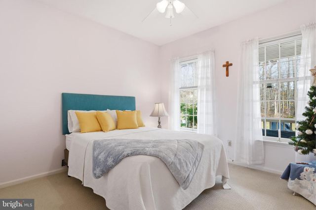 52 HARRISBURG SCHOOL RD, Quakertown, PA 18951