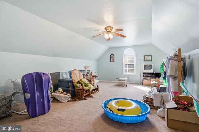 52 HARRISBURG SCHOOL RD, Quakertown, PA 18951