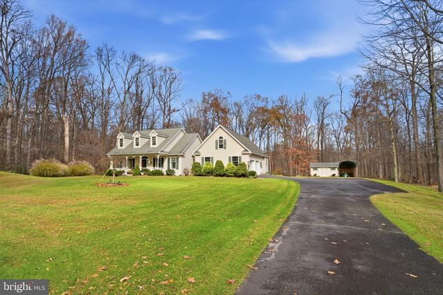 52 HARRISBURG SCHOOL RD, Quakertown, PA 18951