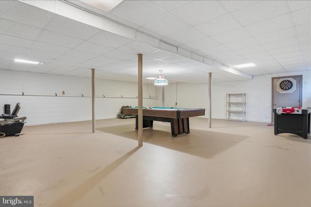 52 HARRISBURG SCHOOL RD, Quakertown, PA 18951