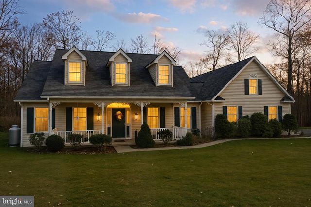 52 HARRISBURG SCHOOL RD, Quakertown, PA 18951