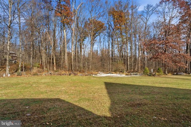 52 HARRISBURG SCHOOL RD, Quakertown, PA 18951