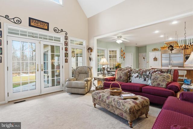 52 HARRISBURG SCHOOL RD, Quakertown, PA 18951