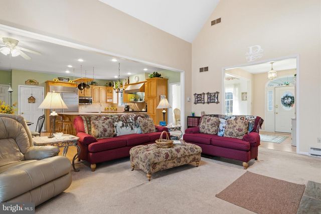 52 HARRISBURG SCHOOL RD, Quakertown, PA 18951