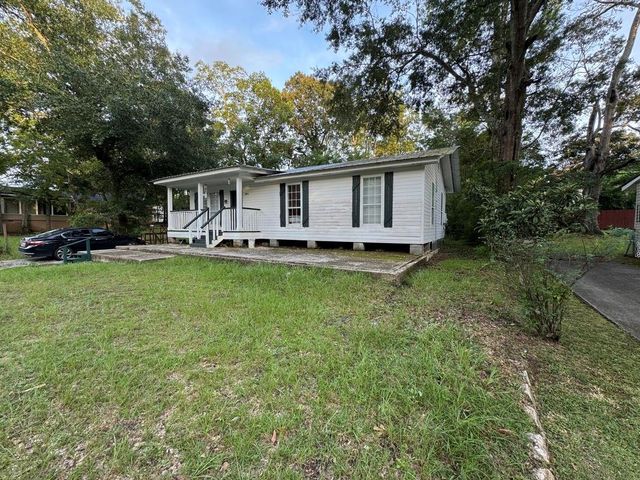 2055 Gimon Circle N, Mobile, AL 36605