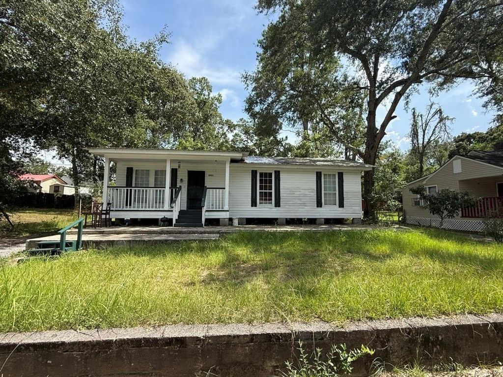 2055 Gimon Circle N, Mobile, AL 36605