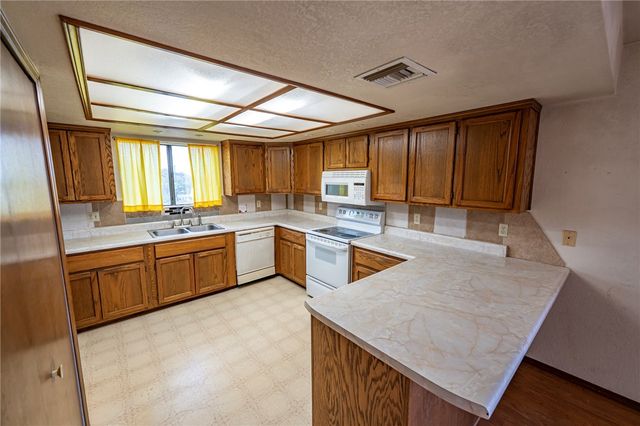 3967 N Bryce Road, Golden Valley, AZ 86413