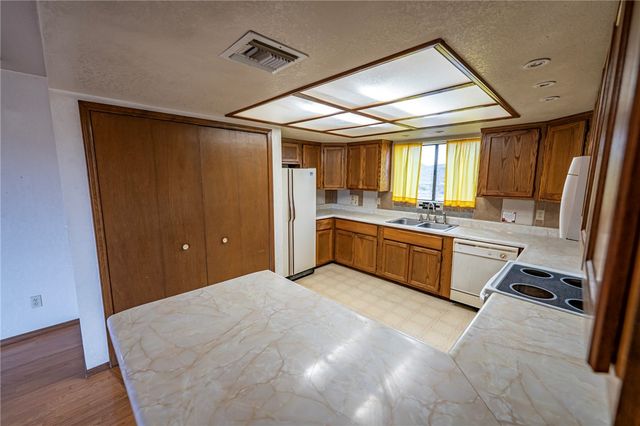 3967 N Bryce Road, Golden Valley, AZ 86413