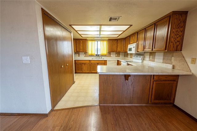 3967 N Bryce Road, Golden Valley, AZ 86413