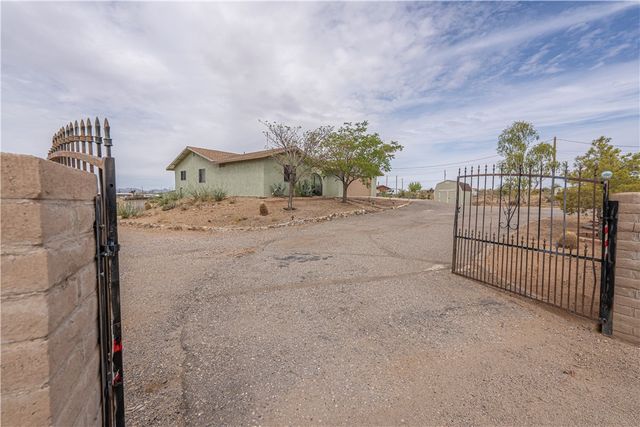3967 N Bryce Road, Golden Valley, AZ 86413
