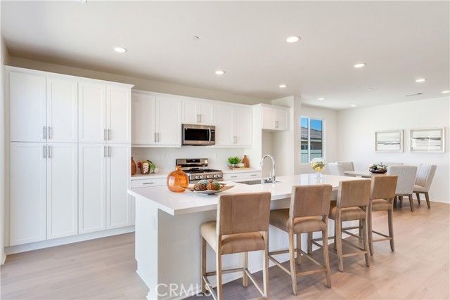 9048 Carson Avenue, Hesperia, CA 92344