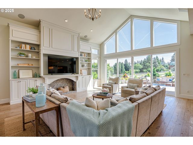 22796 Se GEORGIA LEE Ln, Damascus, OR 97089