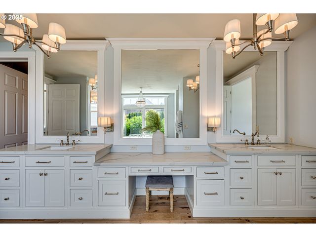22796 Se GEORGIA LEE Ln, Damascus, OR 97089