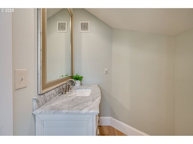 22796 Se GEORGIA LEE Ln, Damascus, OR 97089