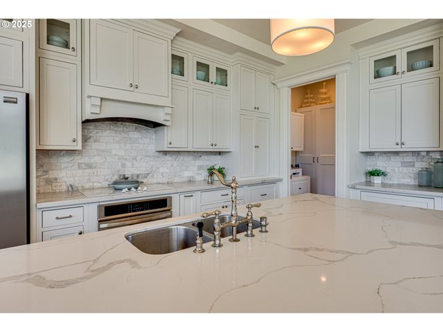 22796 Se GEORGIA LEE Ln, Damascus, OR 97089