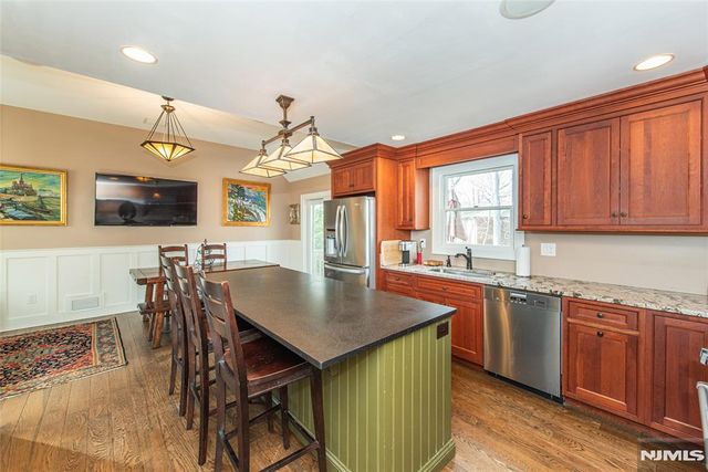 49 Poplar Street, Ramsey, NJ 07446