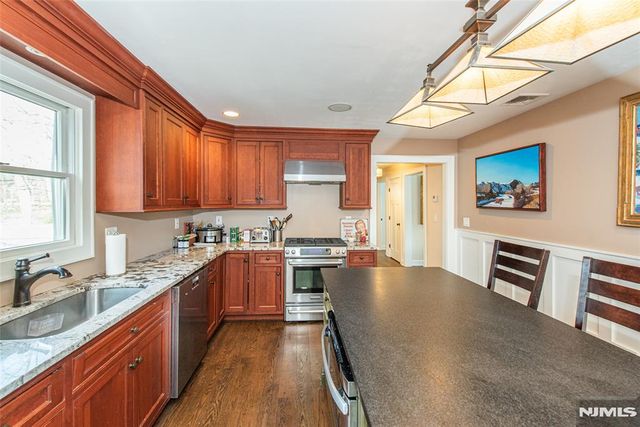 49 Poplar Street, Ramsey, NJ 07446