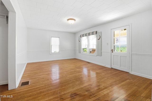 2412 Reservoir Road, Kingsport, TN 37660