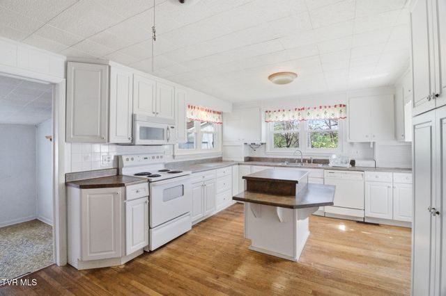 2412 Reservoir Road, Kingsport, TN 37660