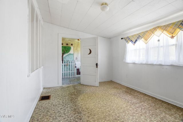 2412 Reservoir Road, Kingsport, TN 37660