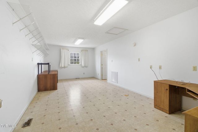 2412 Reservoir Road, Kingsport, TN 37660