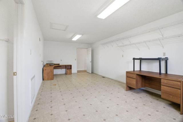 2412 Reservoir Road, Kingsport, TN 37660