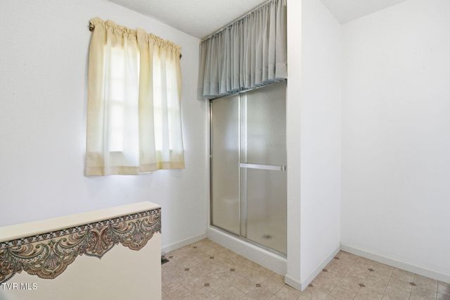 2412 Reservoir Road, Kingsport, TN 37660