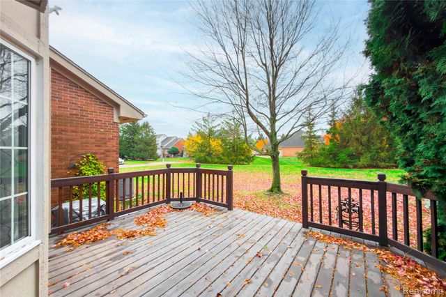 18689 Hilltop Boulevard, Riverview, MI 48193