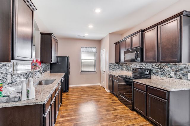 3015 Watercrest Drive, Sanger, TX 76266