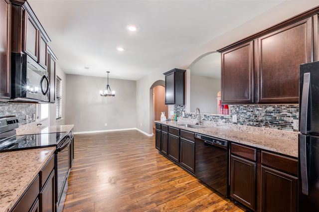 3015 Watercrest Drive, Sanger, TX 76266