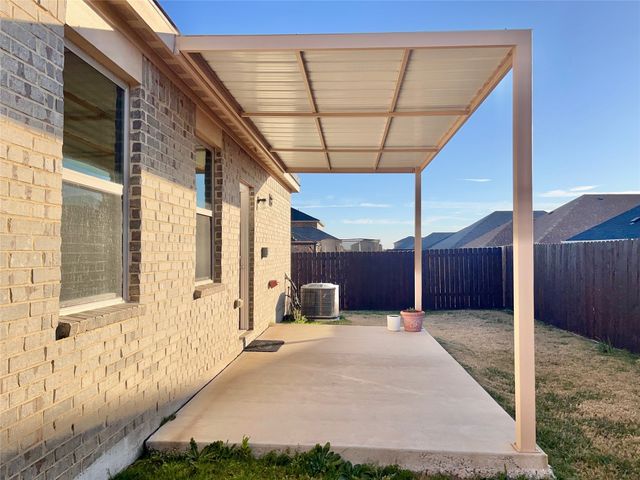 3015 Watercrest Drive, Sanger, TX 76266