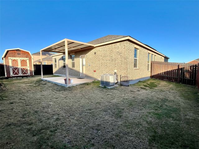 3015 Watercrest Drive, Sanger, TX 76266