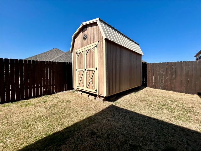 3015 Watercrest Drive, Sanger, TX 76266