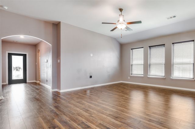 3015 Watercrest Drive, Sanger, TX 76266