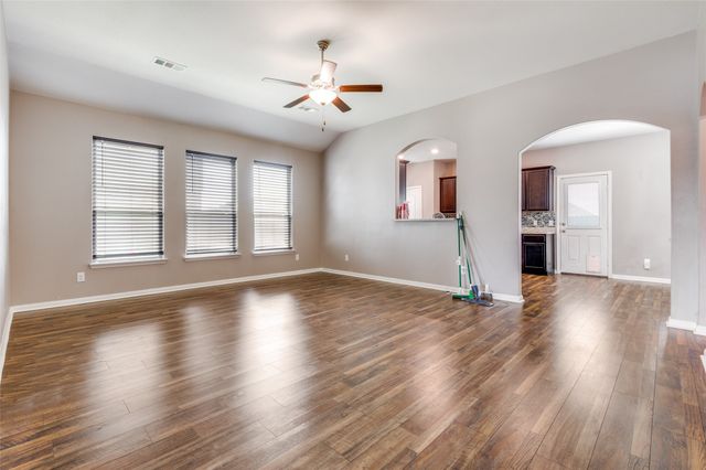 3015 Watercrest Drive, Sanger, TX 76266