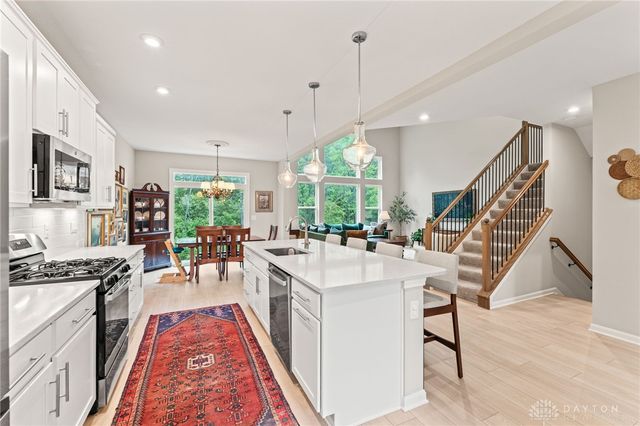 1584 Bur Oak Drive, Bellbrook, OH 45305
