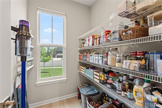 1584 Bur Oak Drive, Bellbrook, OH 45305