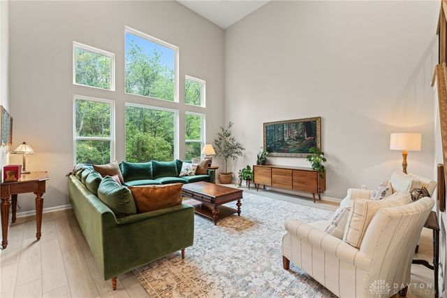 1584 Bur Oak Drive, Bellbrook, OH 45305