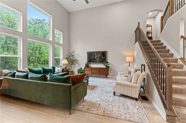 1584 Bur Oak Drive, Bellbrook, OH 45305